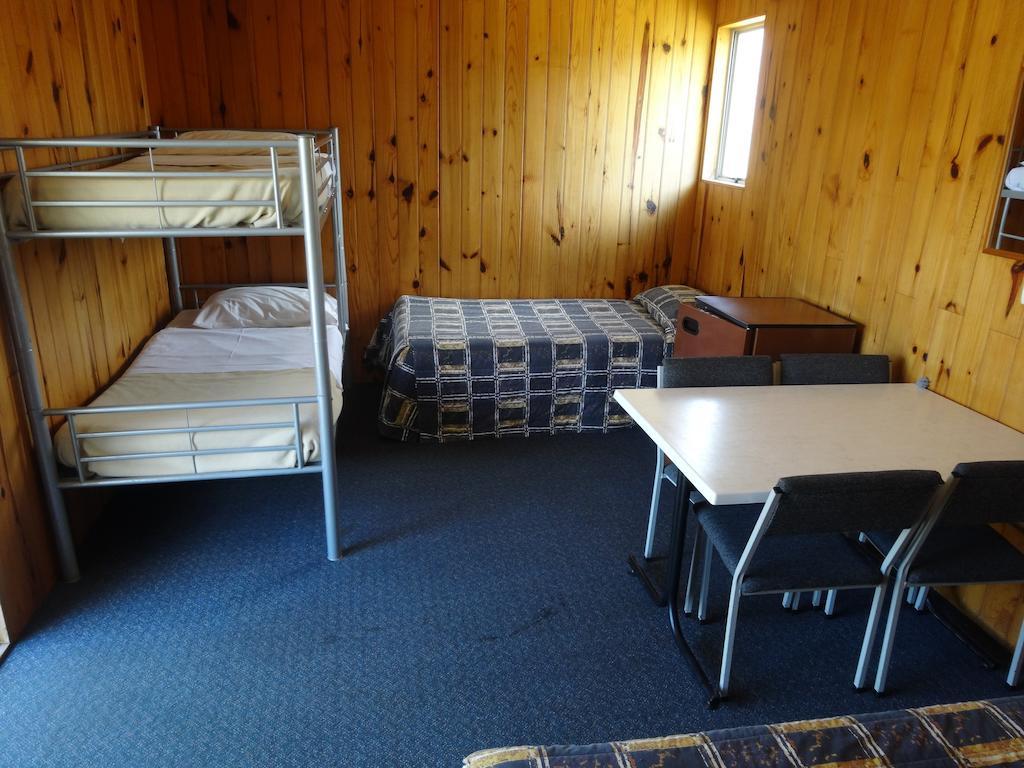 Ninety Mile Beach Holiday Park Waipapakauri Quarto foto